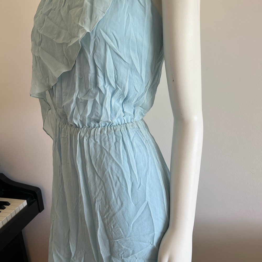 Elegant Light Blue Sleeveless Dress - Picture 2 of 3